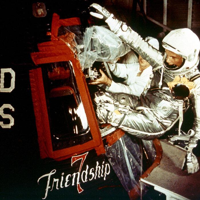 US Politics, Science, and Daring Win the Space Race