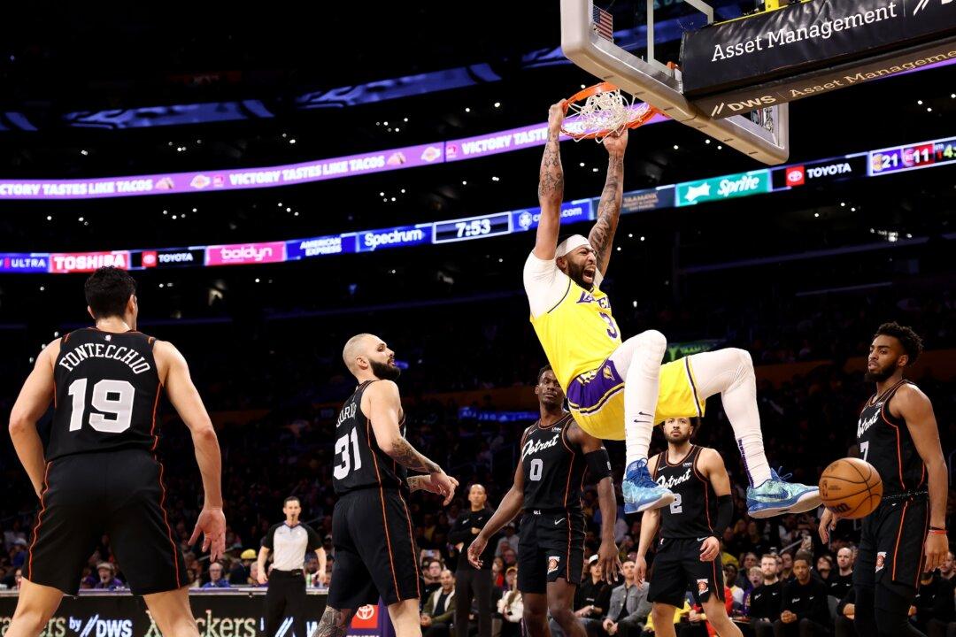 LeBron, Davis Lead Surging Lakers Past Pistons 125–111 for Their 5th Victory in 6 Games