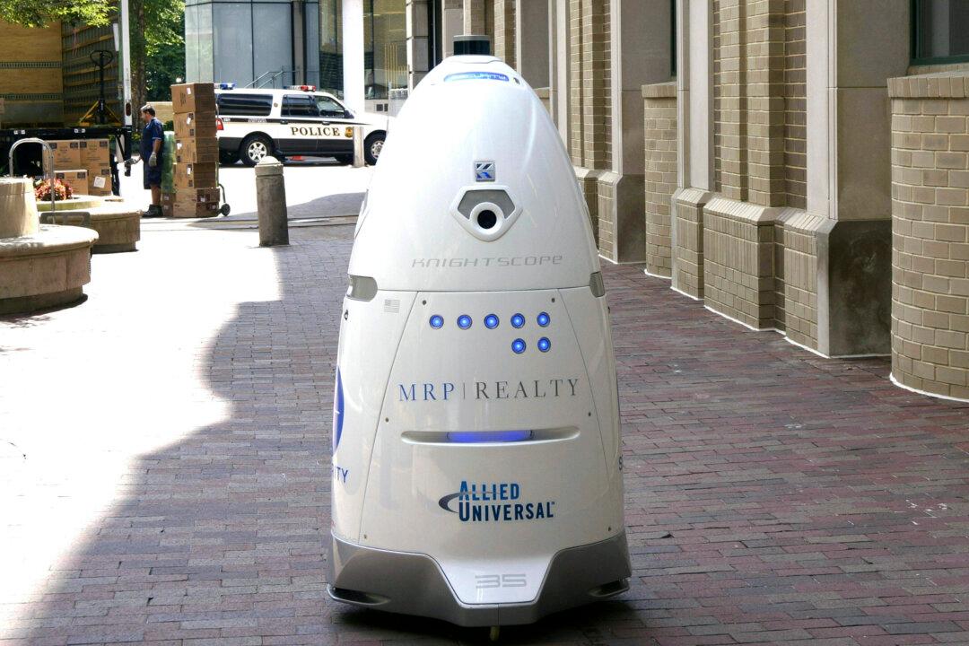 Council Votes to Approve Autonomous Robot Addition to Airport Security Team