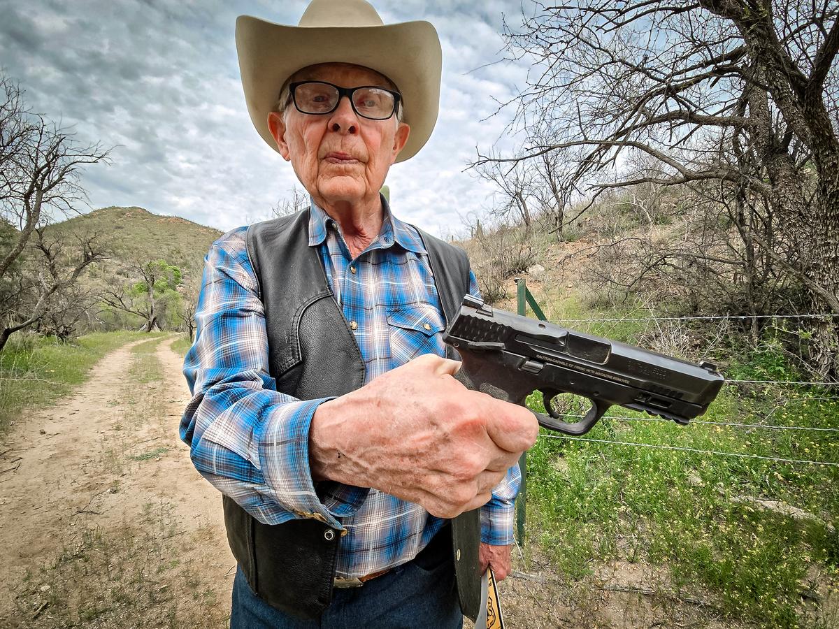 ‘You’re Either a Cowboy or a Wimp’—Rancher, 85, Reveals Grim Realities on US–Mexico Border thumbnail