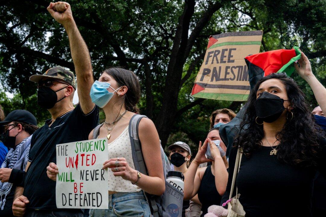 Police Arrest Anti-Israel Protesters on University of Texas Austin Campus