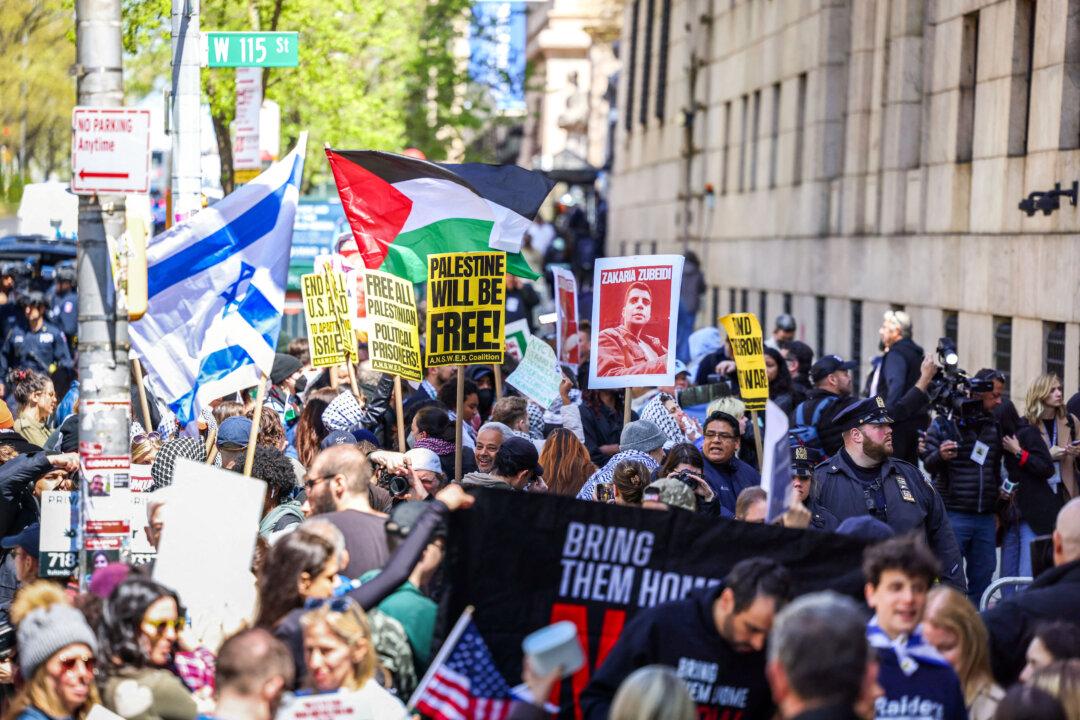 Tufts University Urges Students to End Pro-Palestinian Encampment so Semester Can Start