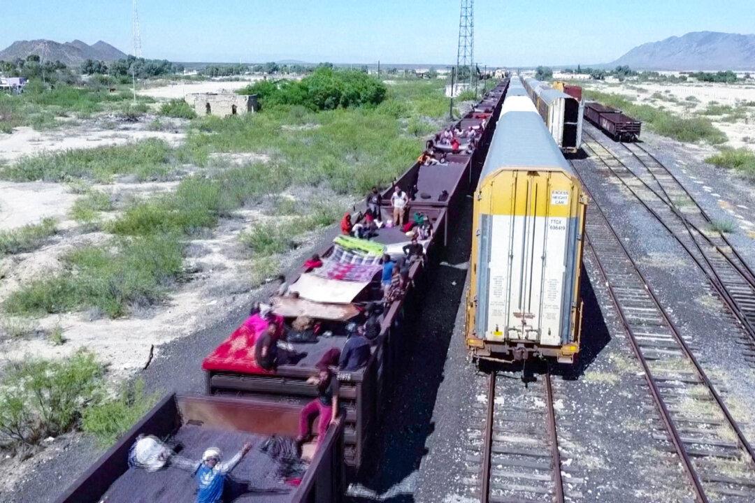 Border Patrol Braces for Illegal Immigrant Surge as Cargo Train Travels Through Mexico
