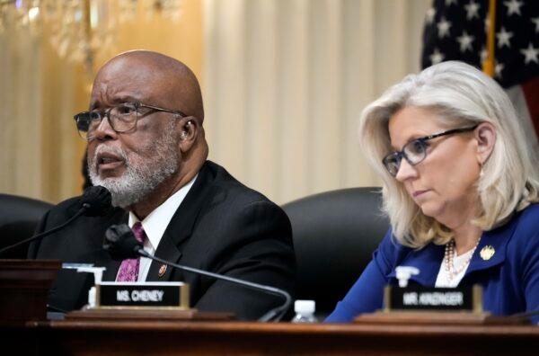 Rep. Bennie Thompson (D-Miss.) (L), chair of the House January 6 committee, delivers remarks alongside Vice Chairwoman Rep. Liz Cheney (R-Wyo.) during a hearing in the Cannon House Office Building in Washington on Oct. 13, 2022. (Drew Angerer/Getty Images)