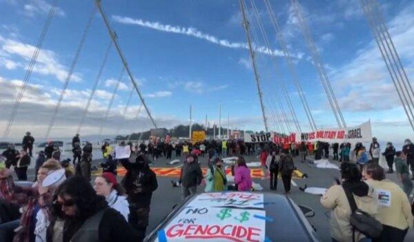 Protesters Block San Francisco Bay Bridge, Demand Israel Cease-Fire